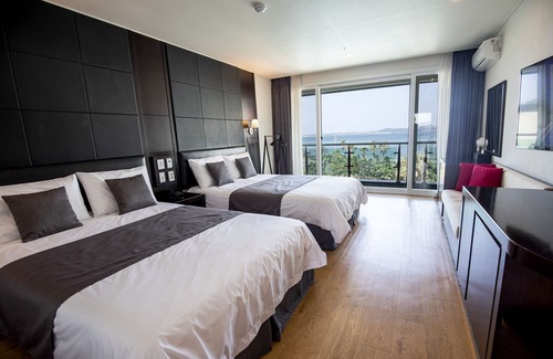 Seongsan Hotel | Budget-Friendly Getaway at The Four Graces Resort