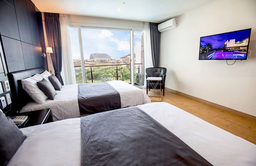 Seongsan Hotel | Budget-Friendly Getaway at The Four Graces Resort