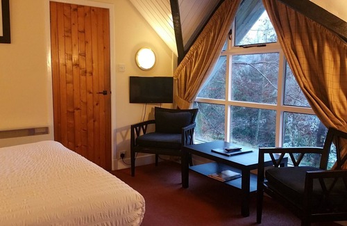 St Fillans Hotel | Relax at The Four Seasons Hotel: Spa, Dining & Family Fun