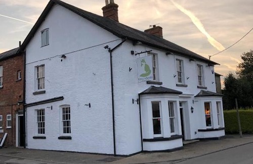 Whittlebury Hotel | Discover Comfort at The Fox and Hounds - Wheelchair Accessible