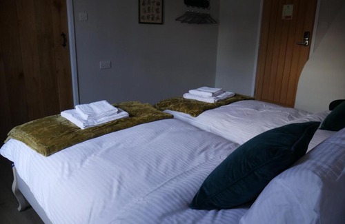 Whittlebury Hotel | Discover Comfort at The Fox and Hounds - Wheelchair Accessible