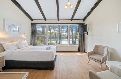 Port Arthur Hotel | Historic Fox and Hounds Hotel: Family-Friendly Getaway
