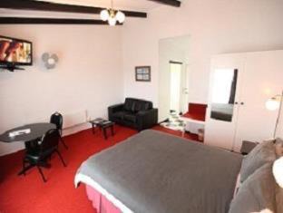 Port Arthur Hotel | Historic Stay at The Fox and Hounds Hotel - Family Friendly