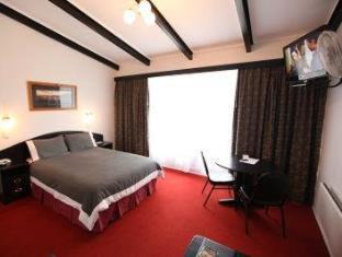 Port Arthur Hotel | Historic Stay at The Fox and Hounds Hotel - Family Friendly