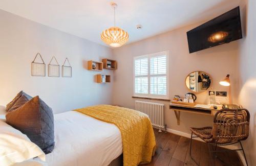 Willian Hotel | Pet-Friendly Retreat at The Fox at Willian - Rated 9/10