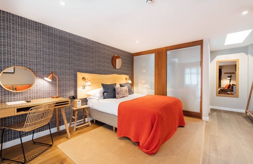 Willian Hotel | Guest Rated: The Fox at Willian with Family-Friendly Amenities