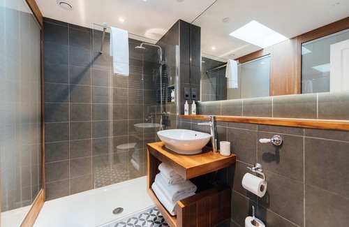 Willian Hotel | Guest Rated: The Fox at Willian with Family-Friendly Amenities