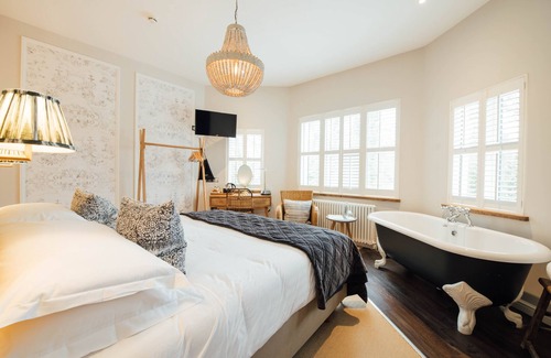 Willian Hotel | Guest Rated: The Fox at Willian with Family-Friendly Amenities