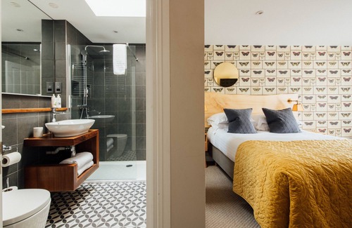 Willian Hotel | Guest Rated: The Fox at Willian with Family-Friendly Amenities