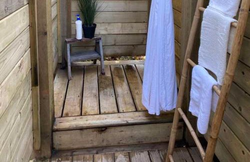 Tsawwassen Other | Family-Friendly Stays at The Fox Den – Pet Welcoming Retreat