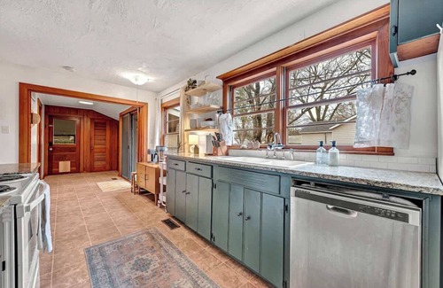 Siloam Springs House | The Fox Den Summary: