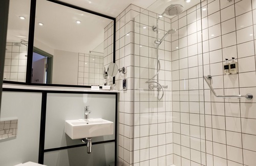 Hanger Hill Hotel | Experience Comfort at The Fox & Goose Hotel - Rated 9/10