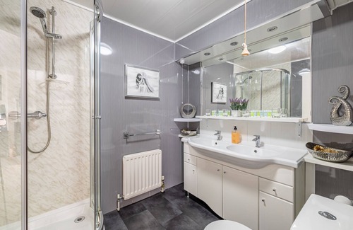 Guisborough Hotel | Experience Comfort at The Fox & Hounds with Family-Friendly Amenities