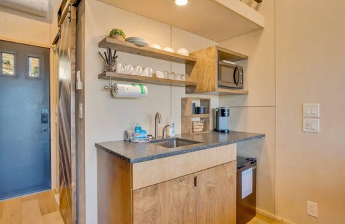 Lupton City Cabin | Cozy Fox Tail Pine Treehouse: Family-Friendly Escape Awaits!