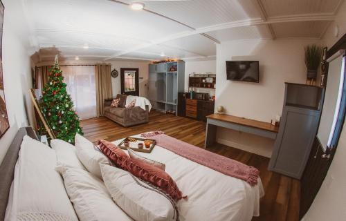 Newaygo House | Top-Rated Pet-Friendly Getaway at The Free Spirit Retreat