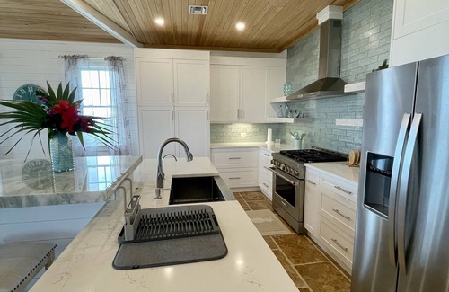 Hope Town House | Discover The Frigate House: Pool, Boat Slip & Beach Access