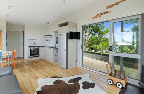 Fitzroy House | Cozy Retreat at The Fritz - New Plymouth Holiday Home