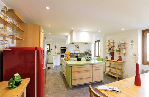 Saint-Jeannet Bed & Breakfast | Relax at The Frogs House with Spa & Family-Friendly Fun