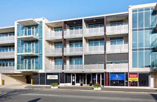 Victor Harbor Apartment | Experience The Frontage Resort-Style Apartment by the Ocean