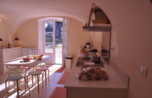 Divajeu House | Elegant Getaway at The Fruitier with Pool & Spa Amenities