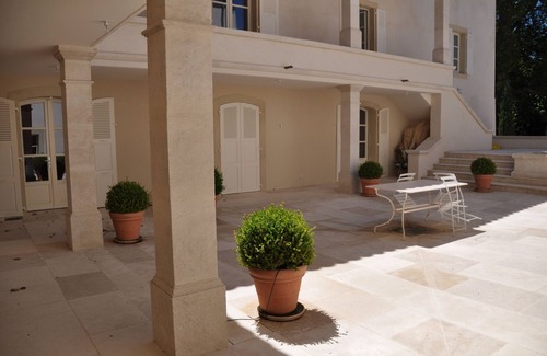 Divajeu House | Elegant Getaway at The Fruitier with Pool & Spa Amenities