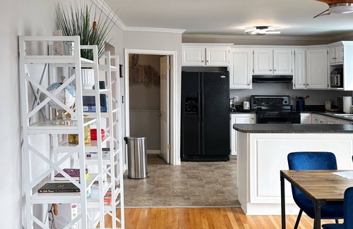 Norman's Cove-Long Cove House | Relax at The Full House @ The Homestead Oceanfront Suites