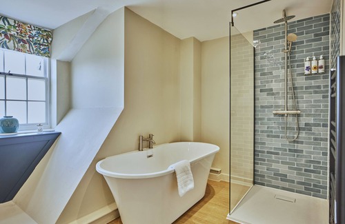 Rudge Bed & Breakfast | Discover The Full Moon Inn: Rated 9.6 with Family Amenities