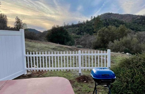 Ahwahnee House | Discover The Funky Chicken: Hot Tub & BBQ Retreat for 4