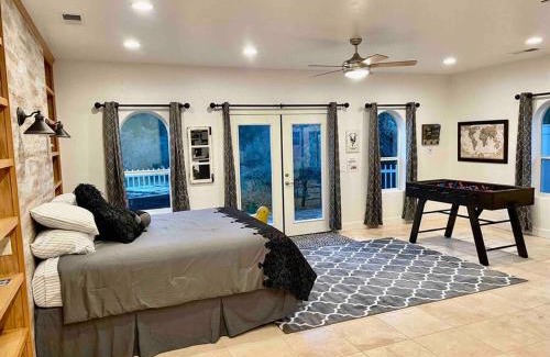 Ahwahnee House | Discover The Funky Chicken: Hot Tub & BBQ Retreat for 4