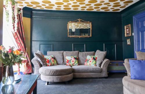 Treffynnon Apartment | Pet-Friendly Retreat at The Funky Flat – 4-Star Excellence!