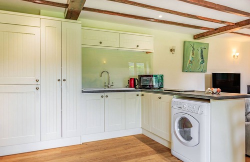 Newton Saint Cyres Cottage | Cozy Pet-Friendly Cottage at The Furrow in Tedburn St Mary