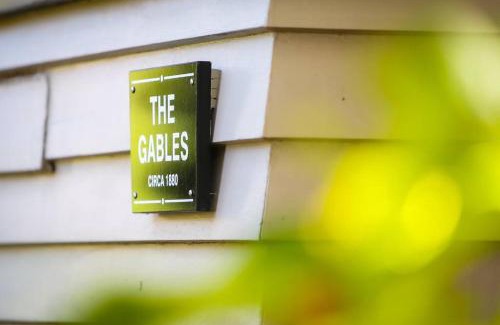 Bowral House | Classic Bowral Retreat: The Gables - Pet & Child Friendly