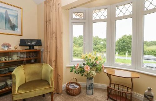 Ripley Apartment | Exceptional Stay at The Gables - Child Friendly Comfort