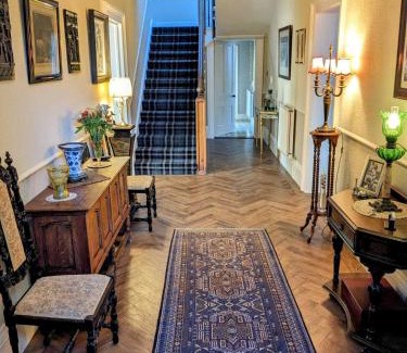 Duddo Bed & Breakfast | Quaint Gables Bed & Breakfast | Guest Rated 9.9/10