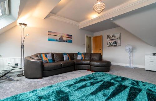 Canford Cliffs Apartment | Beautiful 3 Bedroom Penthouse at The Gables Poole