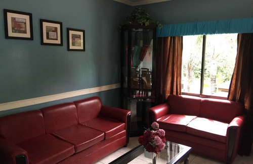 Tagbilaran Bed & Breakfast | Cozy Getaway at The Gabriella B&B with Spa & Breakfast