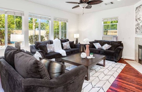 Southridge Village House | Discover The Gala Ave Oasis: Relaxing Retreat with Pool