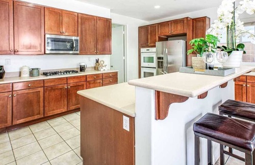 Southridge Village House | Discover The Gala Ave Oasis: Relaxing Retreat with Pool