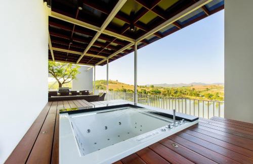 Pong Ta Long Cabin | Explore The Gallery Khao Yai Hotel - Pool and Family-Friendly