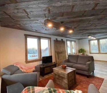 Stoney Creek House | Top-Rated Getaway at The Galloway House - Pet Friendly Retreat