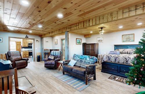 Prattsburgh House | Family-Friendly Stay at The Gambrel House