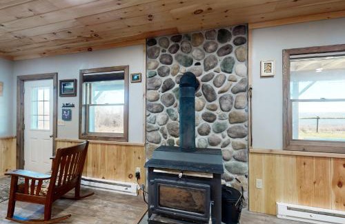 Prattsburgh House | Family-Friendly Stay at The Gambrel House
