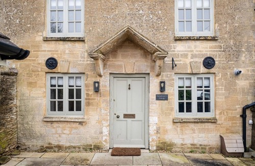 Leafield House | Discover The Gamekeeper's Cottage - 10/10 Guest Rated Retreat