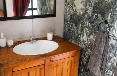 Loerieheuwel Hotel | Guest Rated: The Gamtoos Ferry Hotel with Family-Friendly Dining