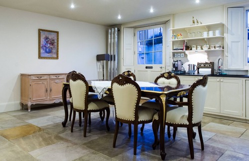 Leamington Spa Apartment | Relax at The Garden Apartment in Leamington Spa