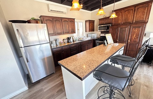 Bucyrus House | Discover The Garden Carriage House: Pet-Friendly Retreat