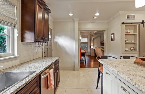 Roseland Terrace Historic District House | Garden District Retreat: A Perfect Stay Near It All!