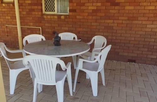 South Tamworth House | Discover The Garden House: Guest Rated 9.8 & Free Wi-Fi