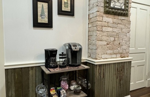 Frankfort Apartment | Tranquil Escape at The Garden: Ocean Views & Distillery Tours
