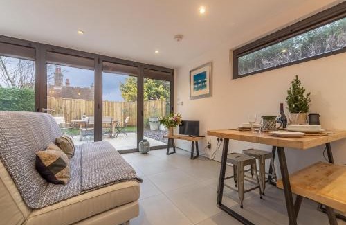 Plumpton Green House | Discover The Garden Room: Pet-Friendly Retreat Awaits